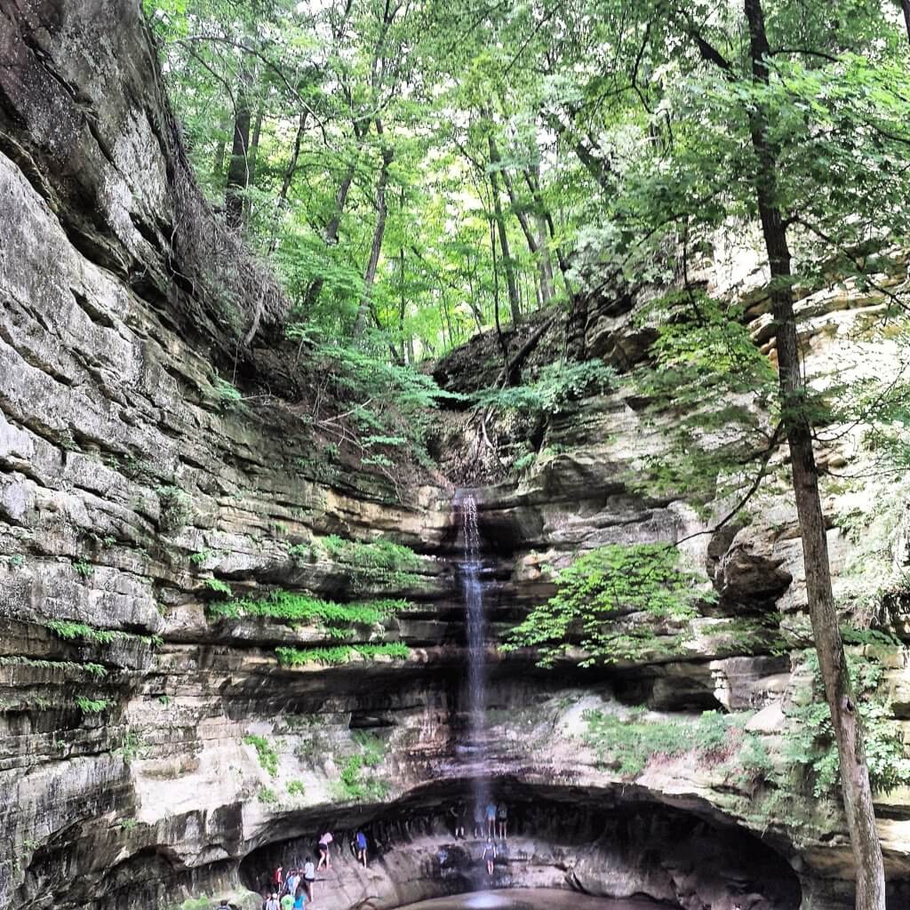 starved-rock-waterfall